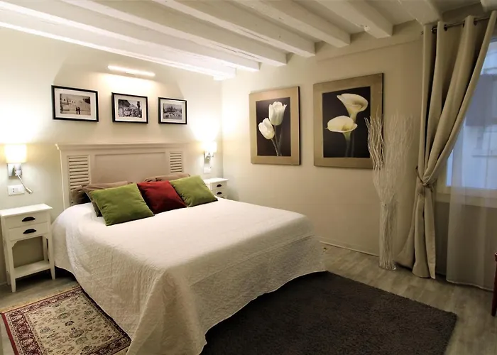 San Marco Fenice 3Bdr 2Bth Apartment